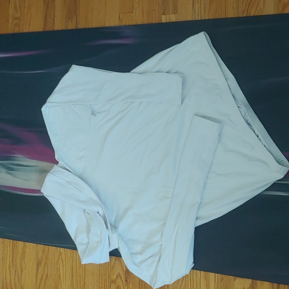 Lululemon White Pullover sz 6